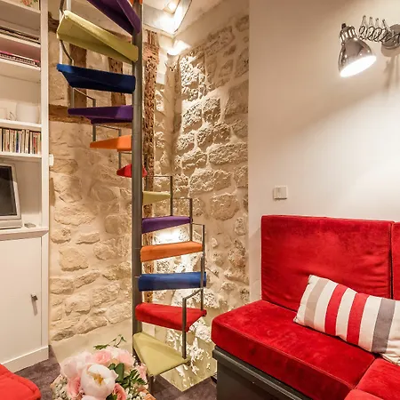 We - 75006 Latin Quarter 파리