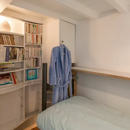 We - 75006 Latin Quarter Apartment