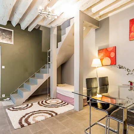 We - 75006 Latin Quarter Apartment