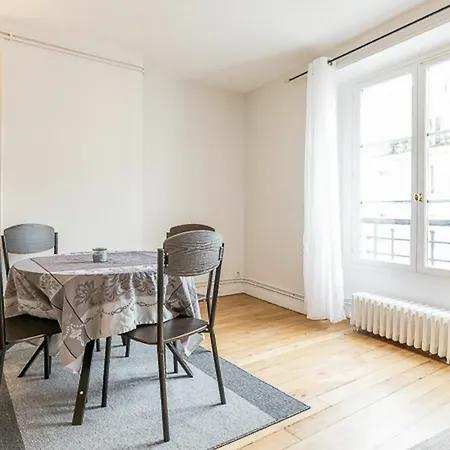 We - 75006 Latin Quarter *